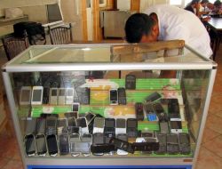 Kaldırımları İşgal Eden Seyyar Tezgahlar Kaldırıldı