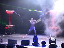 Yıldırım Avcısından Muhteşem Şov