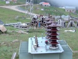 Yakınında İki Elektrik Santrali Olan Yayladaki Vatandaşlar Taş Devrini Yaşıyor