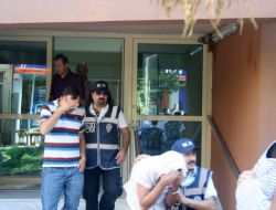 Kredi Kartı Çetesi Lüks Araba Alınca Çökertildi