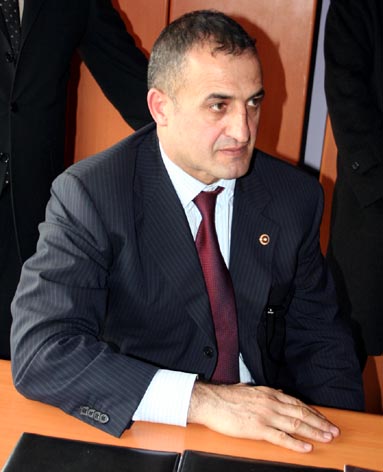 Atilla Kaya istifa etti!