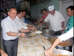 Ak Partili Geldi, İftar Çadırında Vatandaşlarla Biraraya Geldi