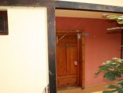 Trabzon'da İki Evde Arama Yapildi (2)