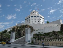 Ankara'nın Keçiören İlçesinde Belediye Tarafından Yaptırılan Estergon Kalesi