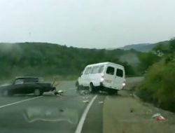 Rusya’da Feci Kaza Anı Kamerada..