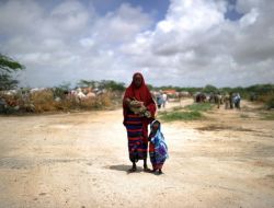 Aç ve Susuz Kalan Somalili Çocuklar Kurtarılamıyor