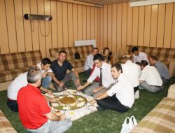 Zafer Fen Dershanesi Eğitim Camiası İle İftarda Buluştu