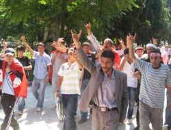 Şehitlikteki Terör Protestosunda Gerginlik