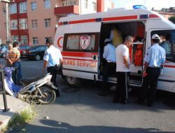 Kaza Yapan Sürücüyü Polis Ve Gazeteciler Teselli Etti