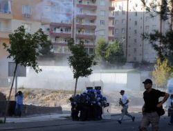 Diyarbakır Polisi Gösteriye İzin Vermedi