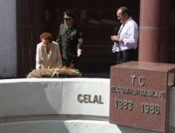 3. Cumhurbaşkanı Celal Bayar, Mezarı Başında Anıldı