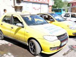 Taksi Durağı Çalışanları Kazançlarını Somali'ye Gönderiyor