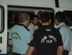 Ortakların Bıçaklı Ve Demir Sopalı Kavgasında 8 Kişi Yaralandı