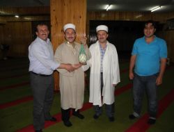 Of Sanayi Camii'ni Örümceklerden Devekuşu Yumurtası Koruyor