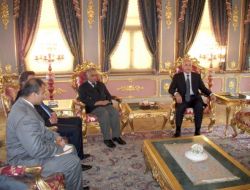 Pakistan Eski Cumhurbaşkanından Vali Mutlu'ya Nezaket Ziyareti