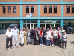 Tekstil Kursu Mezunu Bayanlar, Bilgilerini Fabrikalarda Pekiştiriyor