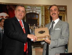 Bükreş 2. Sektör Belediye Başkanı Ontanu'dan Türk Okullarına Övgü