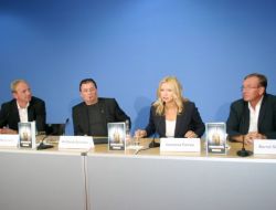 Çocuklar, Alkol Reklamlarına Ve Arkadaş Çevresine Aldanıyor