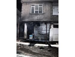 Cinayetin Ardından Mahalle Karıştı, Ev Ve Otomobiller Ateşe Verildi