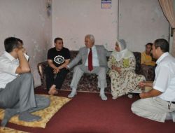 Vali Çolak, Yoksul Aileleri Ziyaret Etti