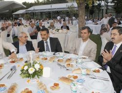 Şehit Yakınları, Stk‘lar Ve Diyanet Görevlileri İftar Yemeğinde Buluştu