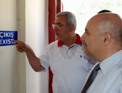 'Exit' Yerine 'Exist' Levhası Yıllardır Turistlere Yön Verdi