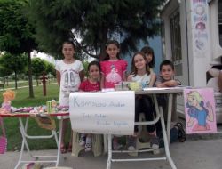 En Sevdikleri Oyuncaklarını Satıp Parasını Somali'ye Gönderecekler