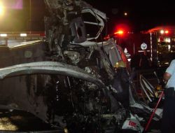 Çevik Kuvvet Minibüsü Takla Attı