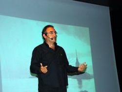 Sunay Akın Kayserililerle Buluştu