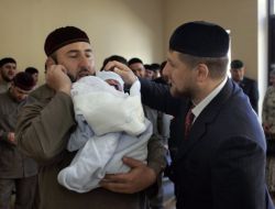 Çeçen Liderle Aynı Gün Doğan Erkek Çocuklara 1700 Dolar Ödül