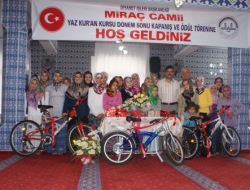 Kadirli’de Kur’an Kursunu Tamamlayanlar Ödüllendirildi