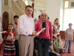 Kur'an Kursu Öğrencilerine Katılım Belgeleri Dağıtıldı