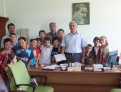 Kur’an Kursu Öğrencilerinden Afrikalı Çocuklara Yardım Eli