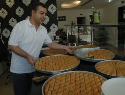 Baklavanın Ana Vatanında Bayram Telaşı Had Safhada, İmalathaneler Yoğun Mesaide