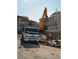 Mehmet Akif Ersoy Camii'nin Etrafı Açılıyor