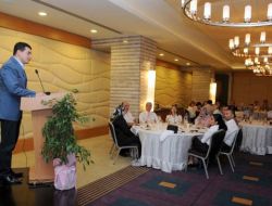 Hamleder'e Destek Veren İşadamlarından Tütüncü'ye Teşekkür Plaketi