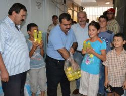 Köprü Derneği'nden Görme Engellilere Gıda Yardımı