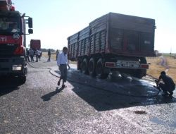 Yanan Tır'daki 25 Ton Akü Kül Oldu