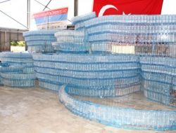 Atık Pet Şişelerden Dünyanın En Büyük Heykelini Yaptılar