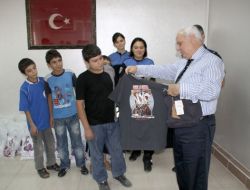 Topdes Bürosu 200 Öğrenciyi Giydirdi