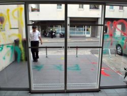 Pkk Sempatizanları Paris’te Türk Gazetesini Bastı