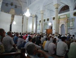 Kiliseye Çevrilen Camide Sakal–ı Şerif İzdihamı Yaşandı