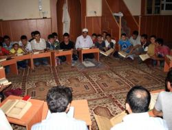 Midyatlılar Kadir Gecesi’ni İdrak İçin Camilere Akın Etti