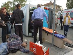 Kreş Minibüsü, Yolcu Minibüsüne Çarptı; 4'ü Çocuk 9 Kişi Yaralandı!