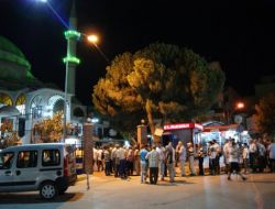 Gaziemir Müftülüğü'nden Kadir Gecesi'nde 3 Bin Vatandaşa İkram