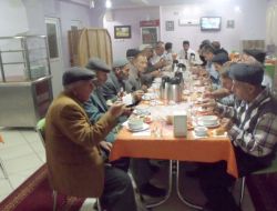 Olur Müftülüğü Kur'an Bülbülleri İle Yaşlıları İftarda Bir Araya Getirdi