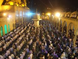 Balıklıgöl'de 50 Bin Kişilik Dev İftar Sofrası