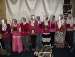 Kur'an Kursu Öğrencileri Hediye Altınları Somali'ye Bağışladı