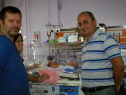 Fiziki İmkansızlıklara Rağmen Bir Günde İki Bebeğin Hayatı Kurtarıldı