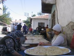 Ev Hanımlarını Bayram Telaşı Sardı